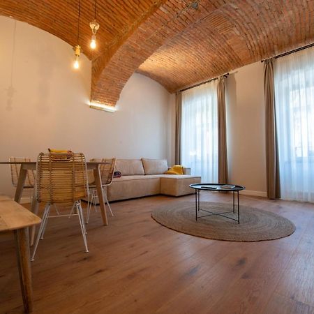 Apollo Brasovul Istoric Apartment Luaran gambar